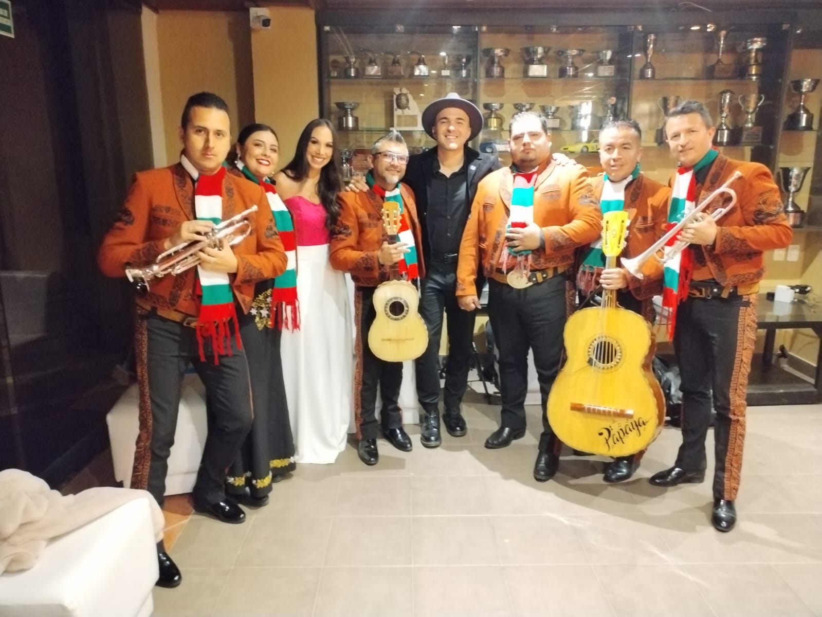Guitarrón de mariachi en Cundinamarca