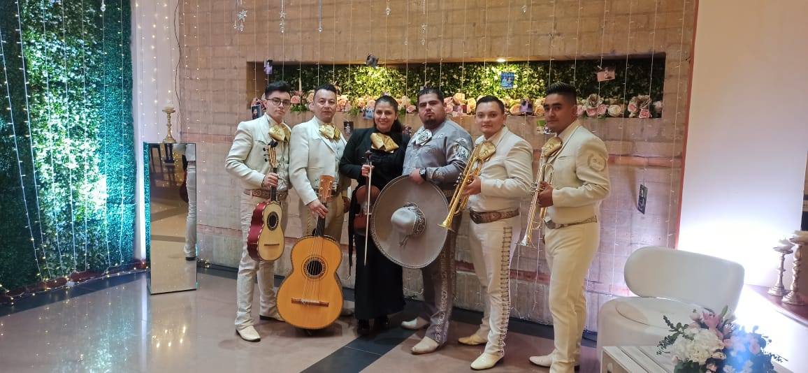 Serenata de cumpleaños con mariachi en Bogotá